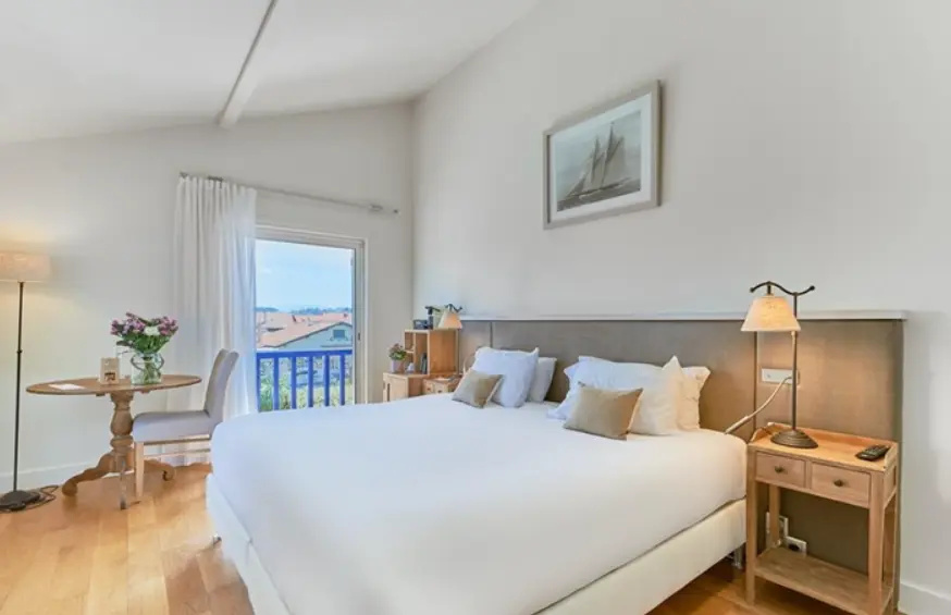 Superior Double room (full double bed)