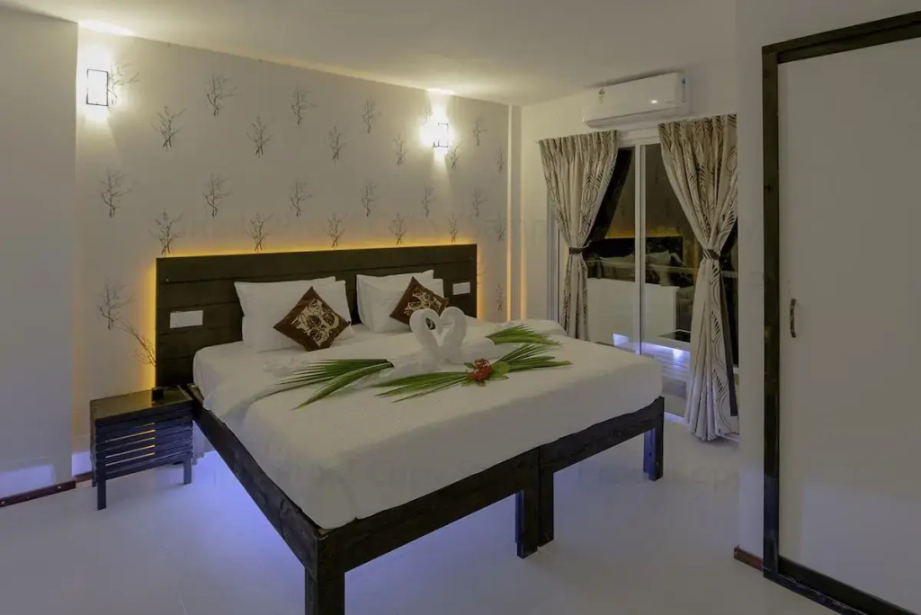 Crown Beach Hotel Maldives — фото