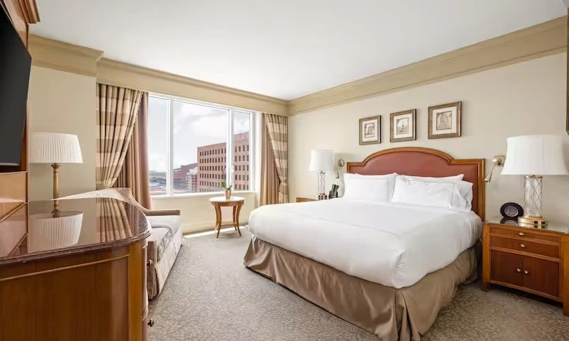 Corner Double Suite (full double bed)