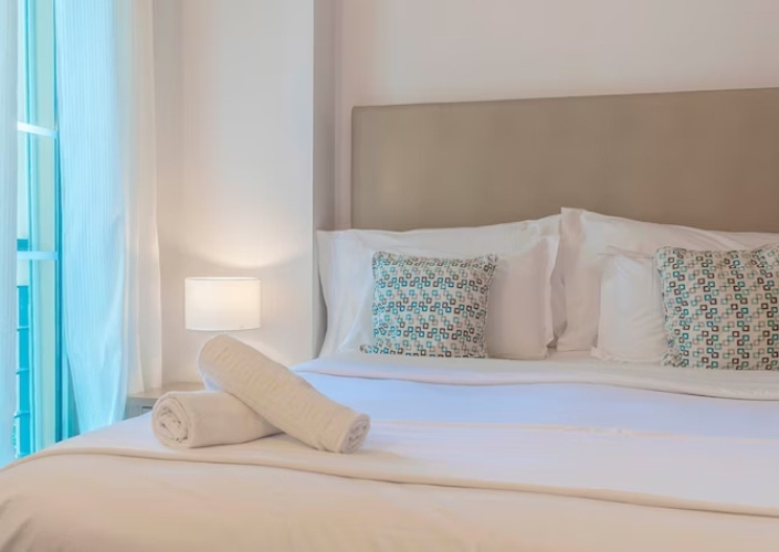 1 Bedroom Double Apartment with land view (full double bed)
