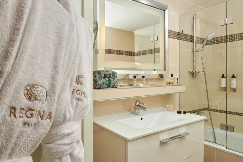 Hotel Regina Louvre 36
