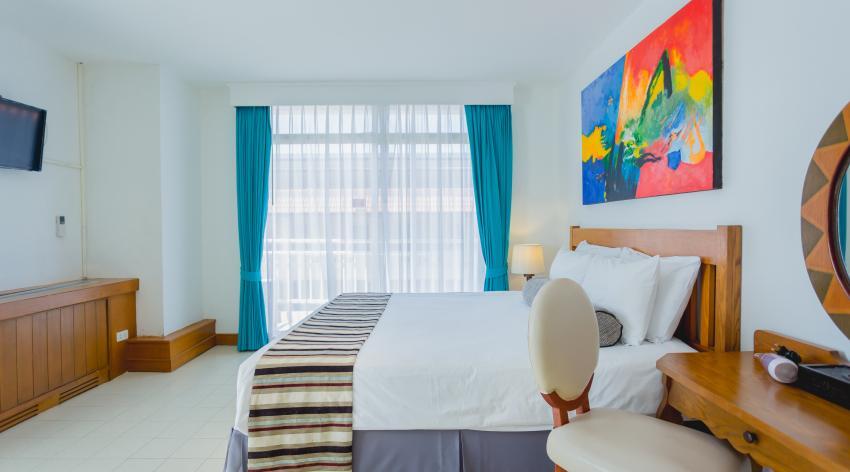 Residence с 2 комнатами с видом на сад в Waterfront Suites Phuket by Centara