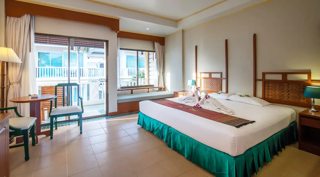 Deluxe Double room with balcony (full double bed)