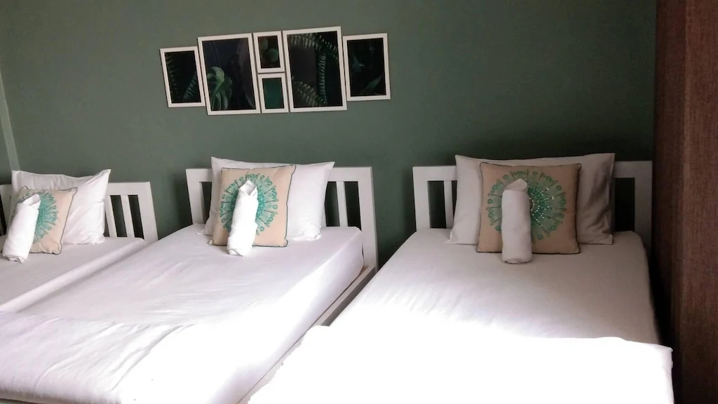 Трёхместный номер в Sleepcase Hostel