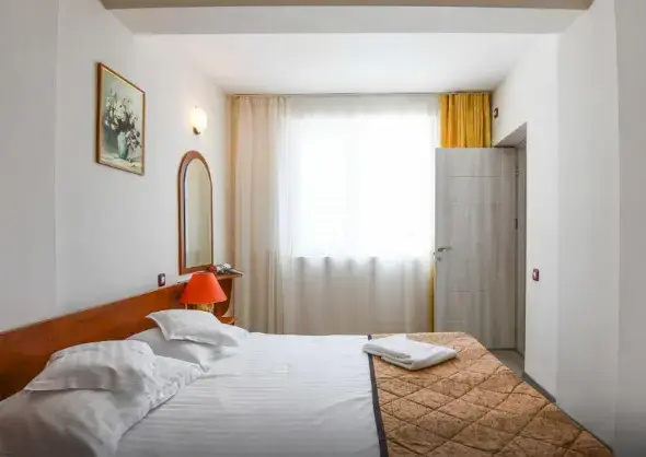 Double Apartment (full double bed)