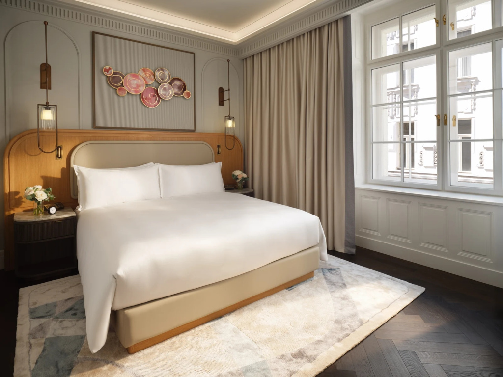Deluxe Double Suite (full double bed)