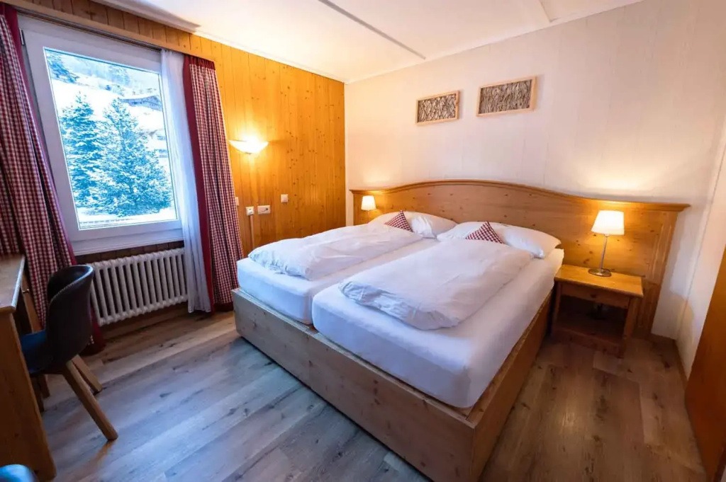 Deluxe with Eiger View Double room (twin beds)