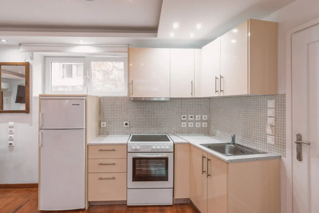 Superior Open Plan Basement Apartment