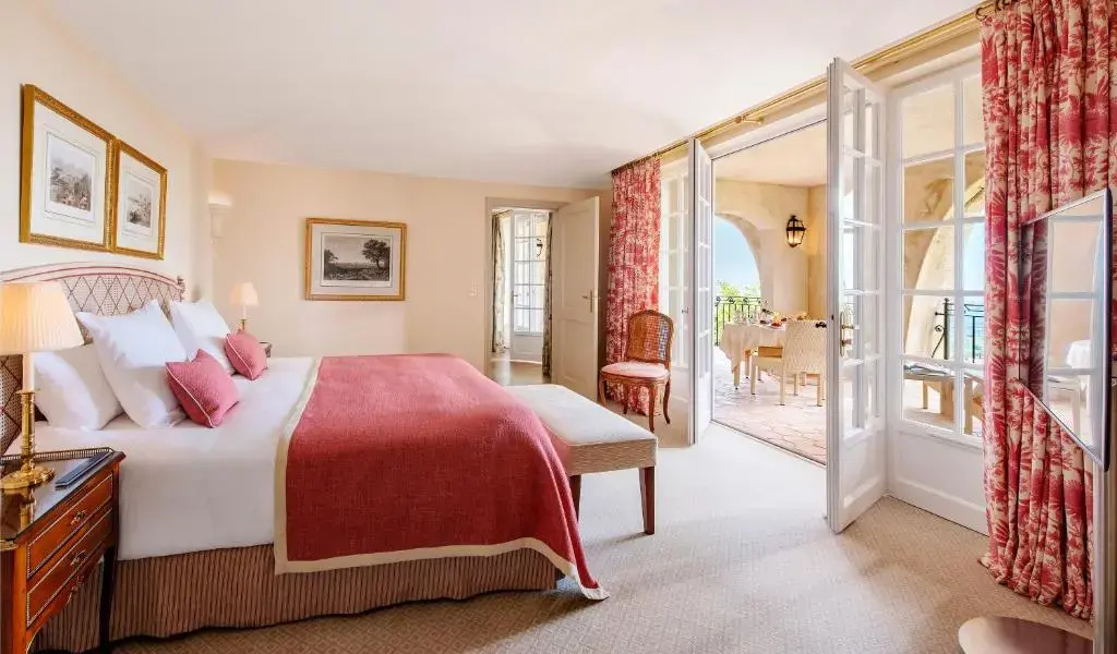 1 Bedroom Double Suite (full double bed)