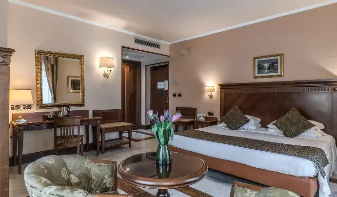 Deluxe Double room (full double bed)