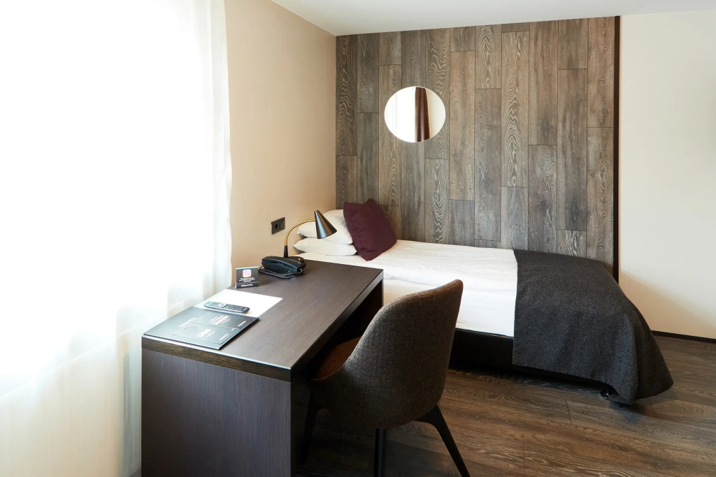 Economy room