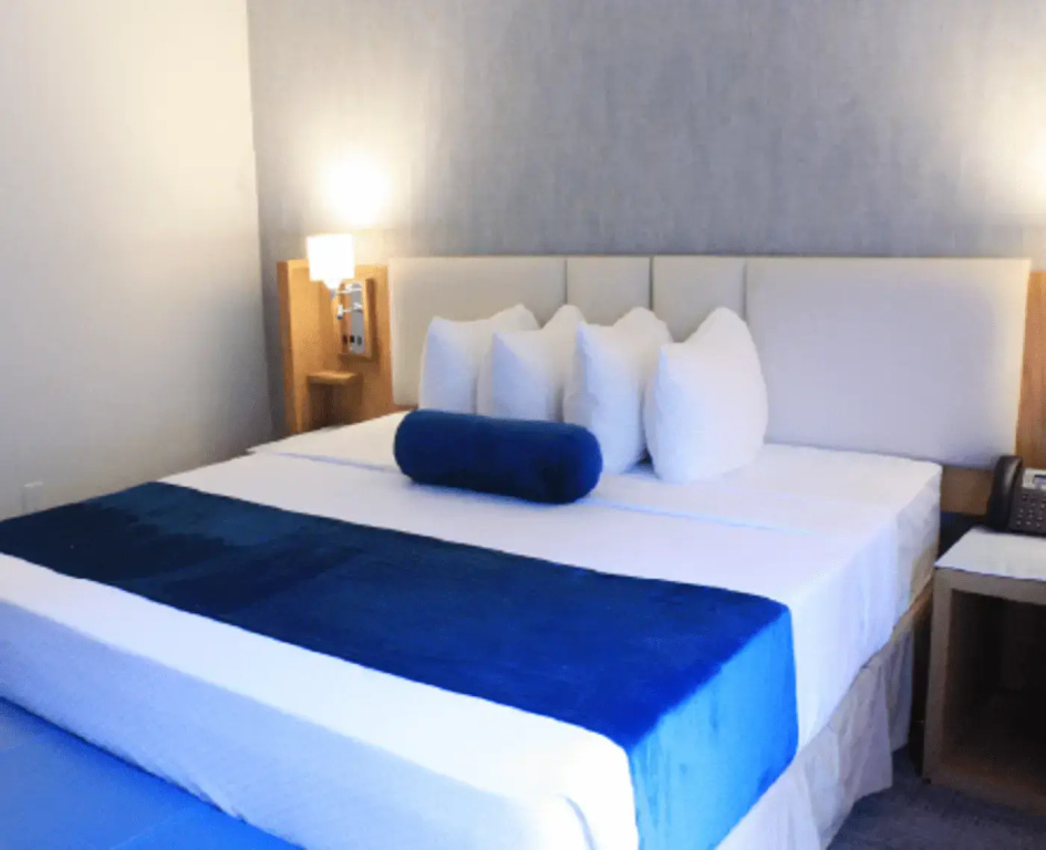 1 Bedroom Interior At Town Center Double Suite (full double bed)