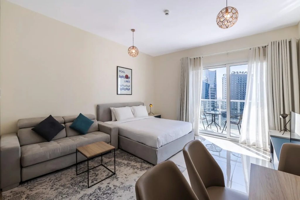 Chic Double Studio Apartment with balcony (full double bed)