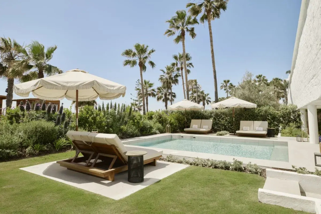 Beach with Private Garden Pool Doppel Suite, Bild 4 von 4