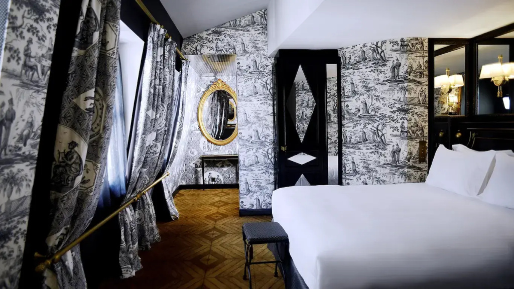 Double Junior Suite (full double bed)