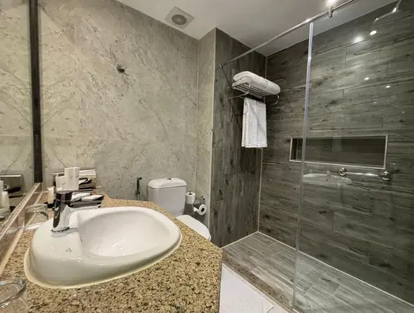 Invidia Coral Beach Tiran - Chambres