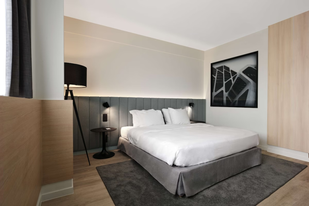 Superior High Floor Double room (full double bed)
