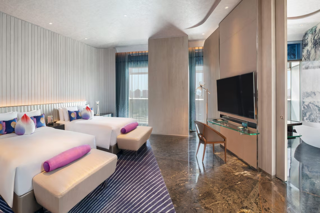 2 Bedrooms Extreme Wow Presidential Suite with balcony