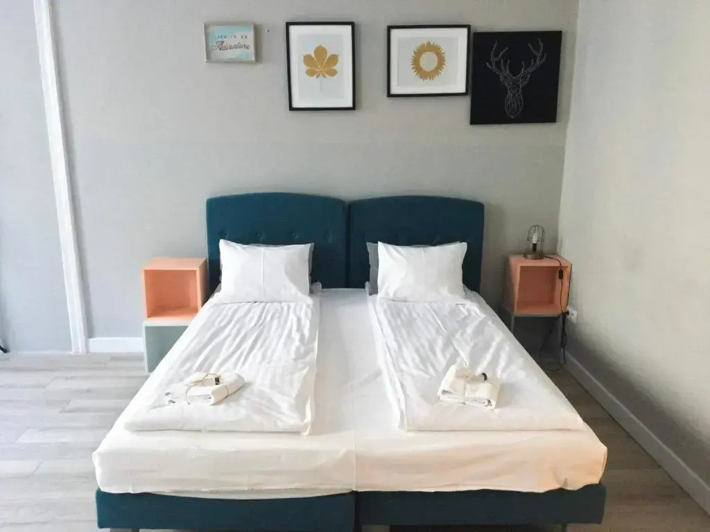 Kitchenette Double room (full double bed)