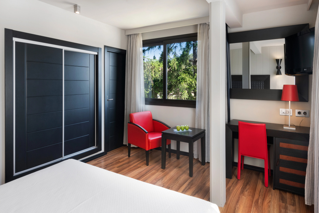 Salles Hotel Aeroport de Girona - Chambres