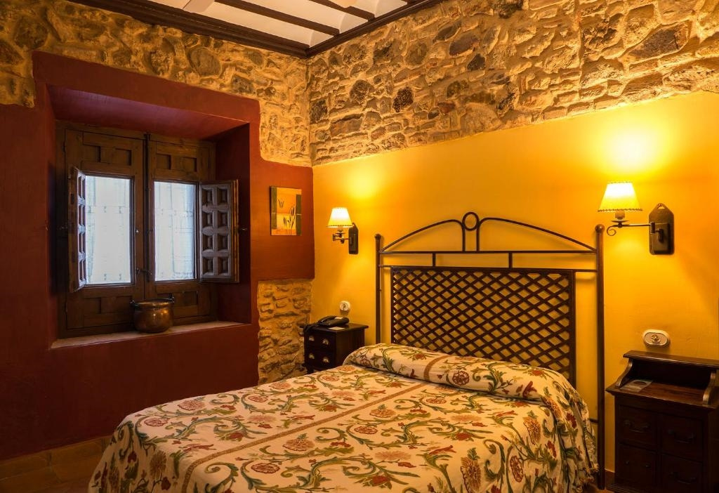 Rustic Double room (twin beds)