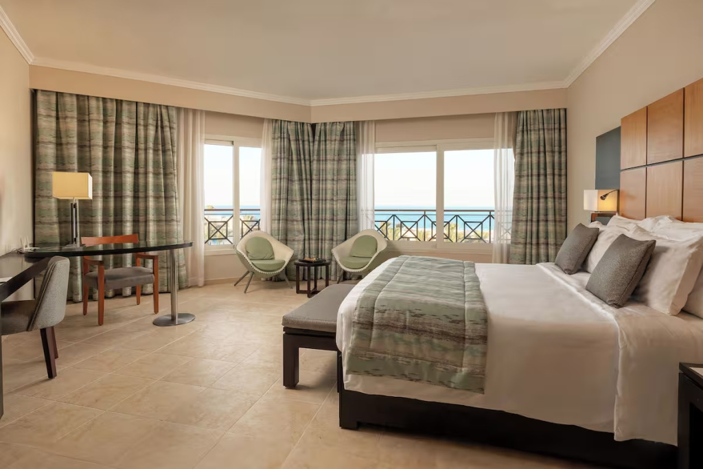 Executive Double Suite, full double bed room photo 1
