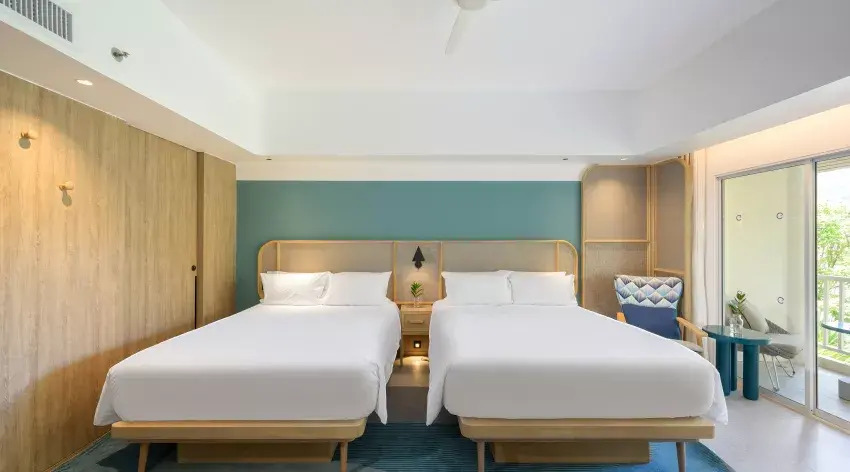 Номер Premium Deluxe с видом на бассейн в Centara Karon Resort Phuket