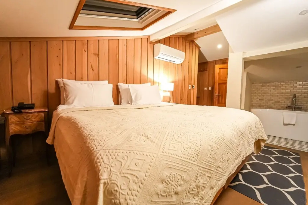 Loft Double Suite (full double bed)