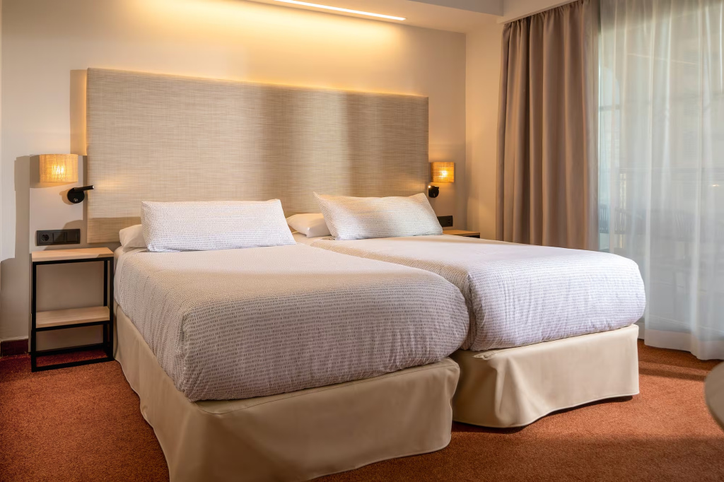 The INNSiDE Double room (twin beds)