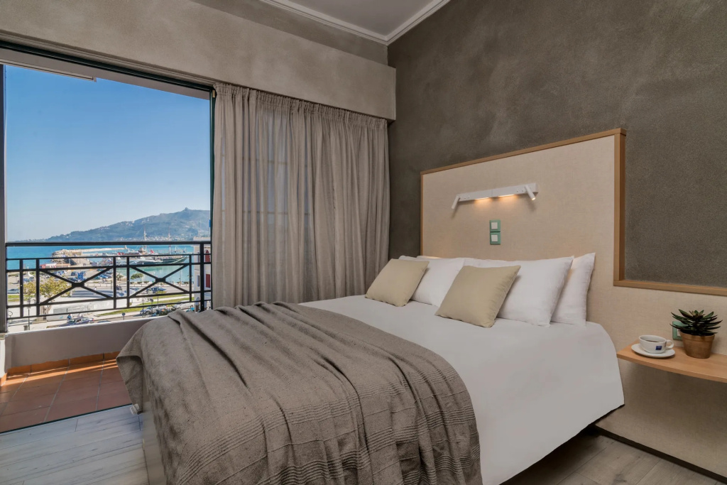 Family Quadruple room with sea view