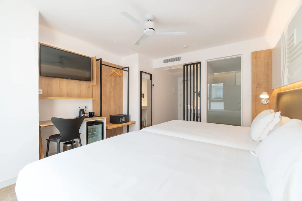 Superior Double room (twin beds)