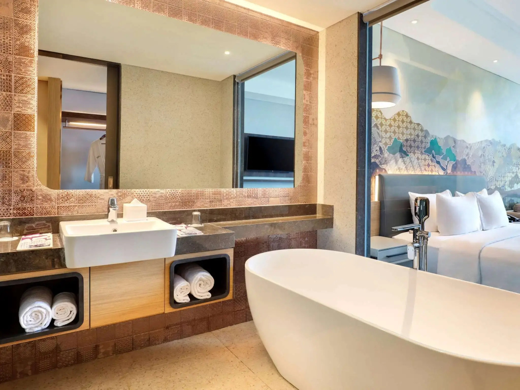 Mercure Jakarta Gatot Subroto - Tap to explore photos