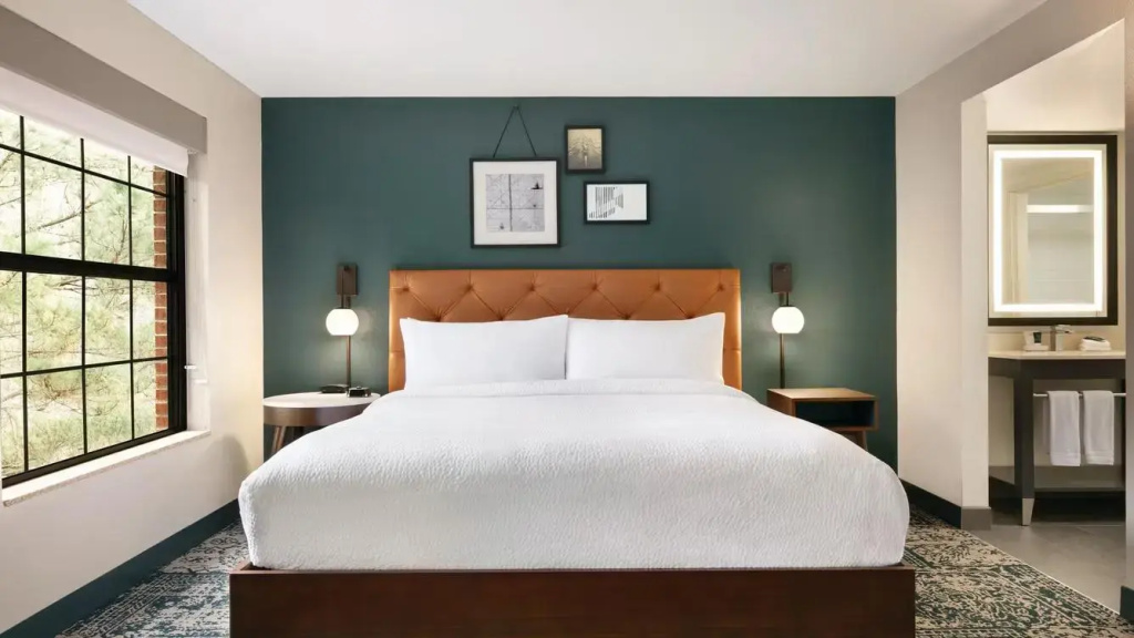 Four Points by Sheraton Raleigh Arena - Chambres