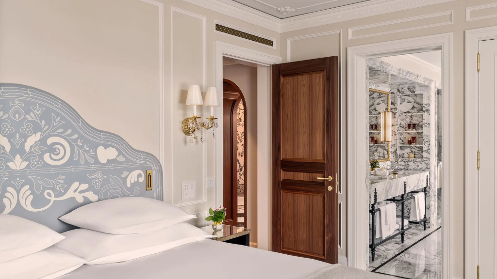 St. Moritz Double Suite (full double bed)