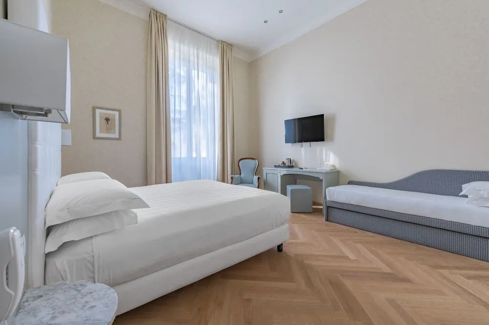 Triple room