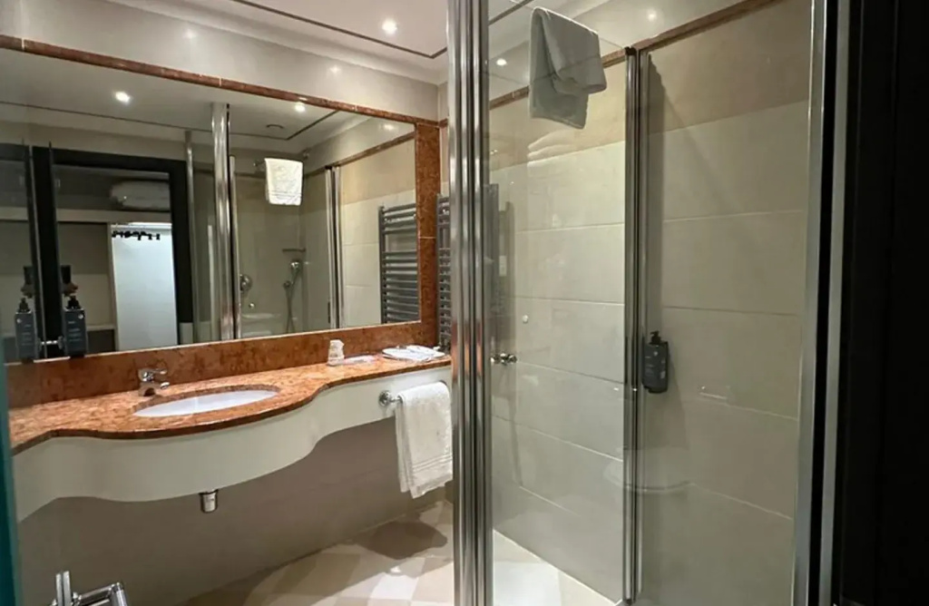 Cruise Hotel - Chambres