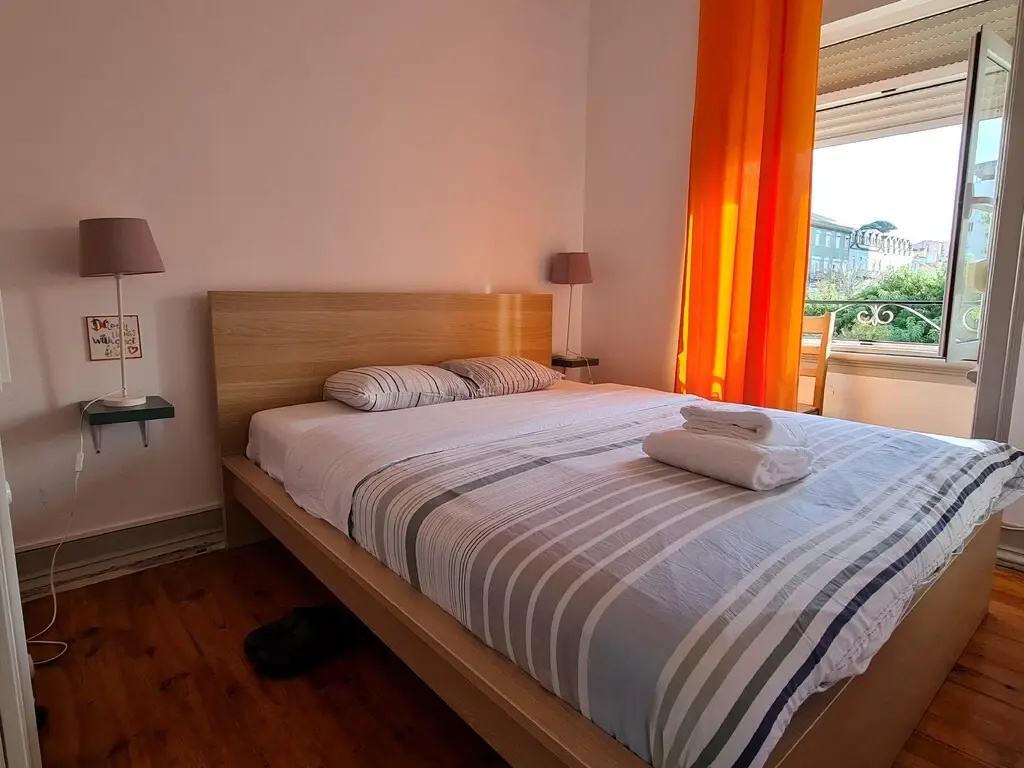 Standard Double room with street view full double bed