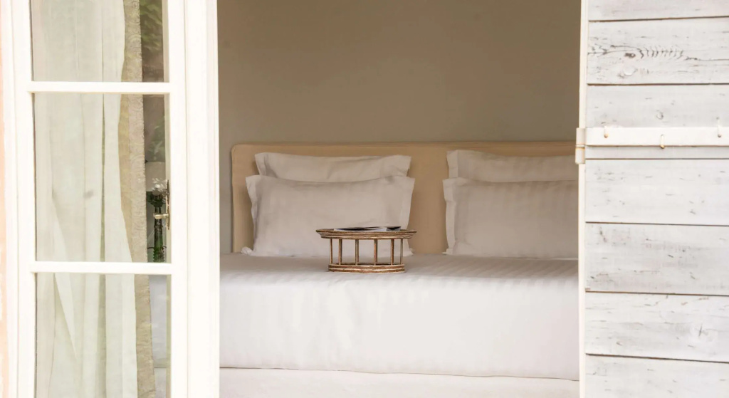 Classic Double Suite (full double bed)