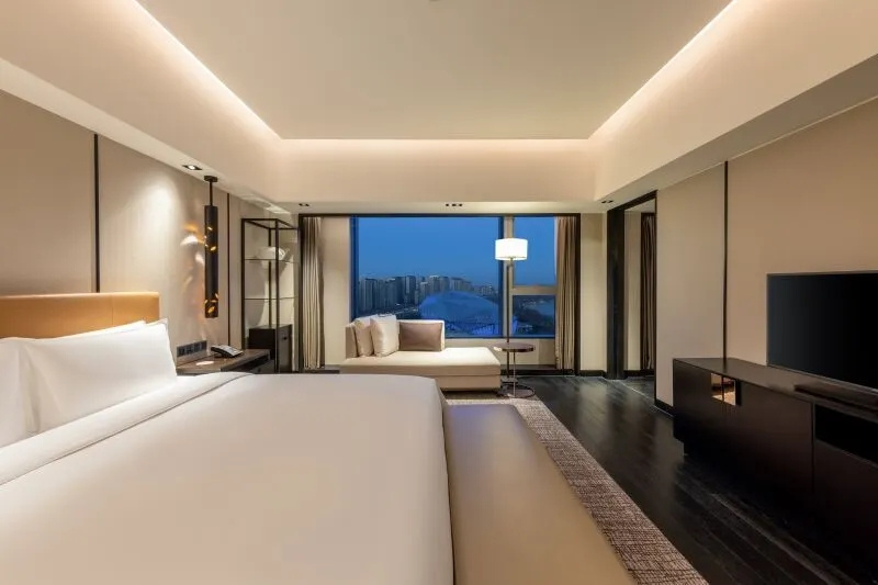 Premier Double Suite with river view (twin beds)