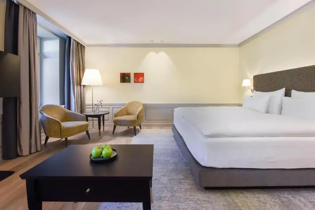 Double Cresta Junior Suite (full double bed)