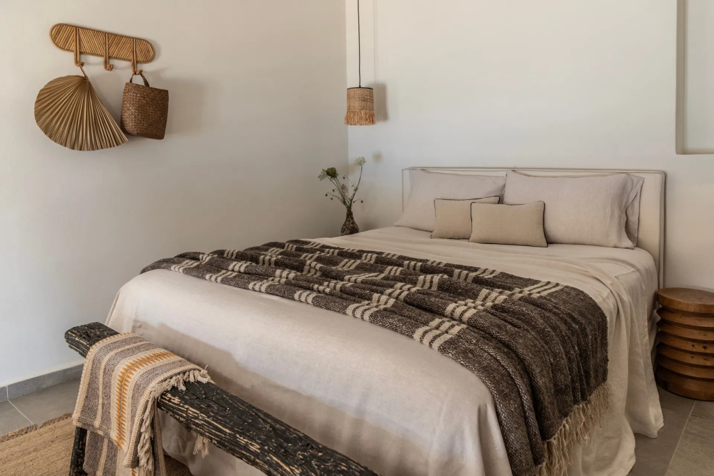 Double Split Level Suite with sea view (full double bed)