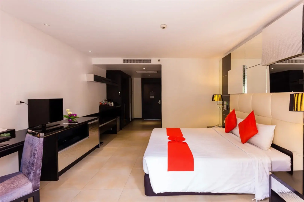 Grand Deluxe Double room (full double bed)