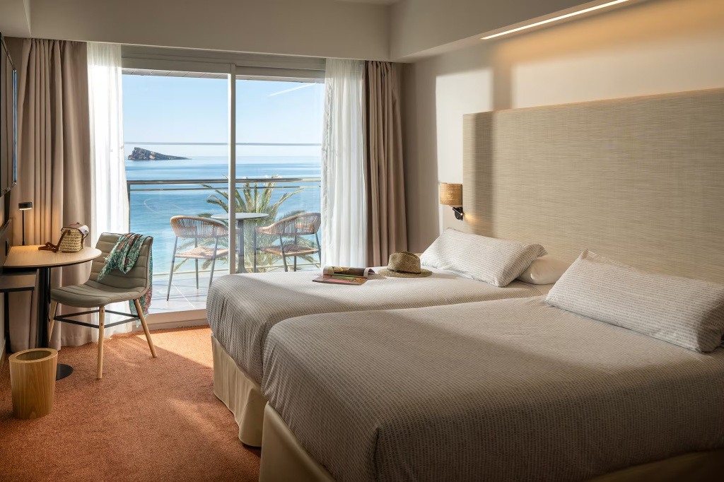 The INNSiDE Double room seafront (twin beds)