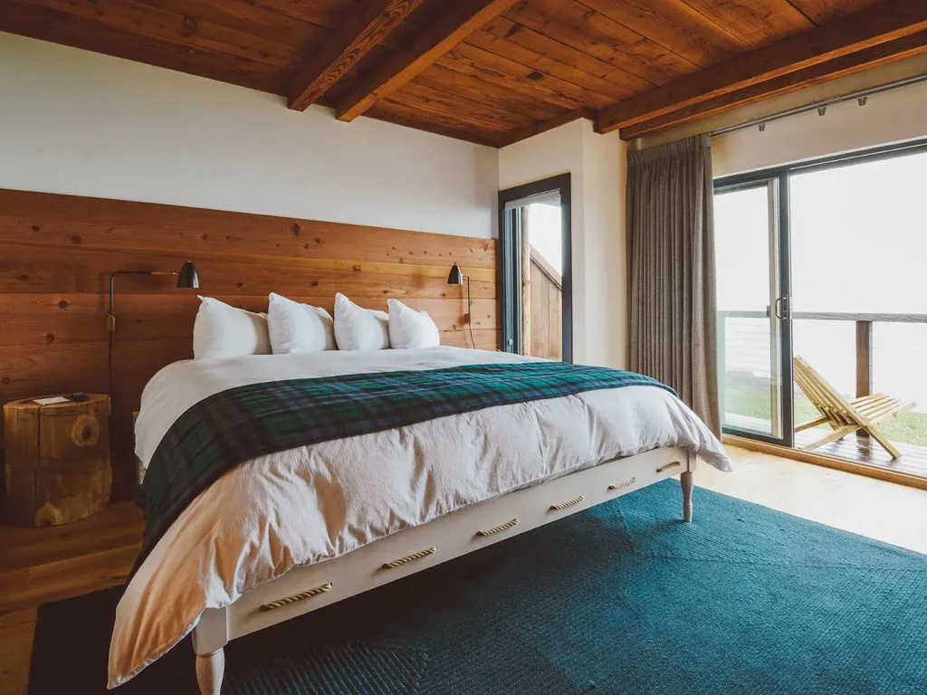 Double room with ocean view (full double bed)