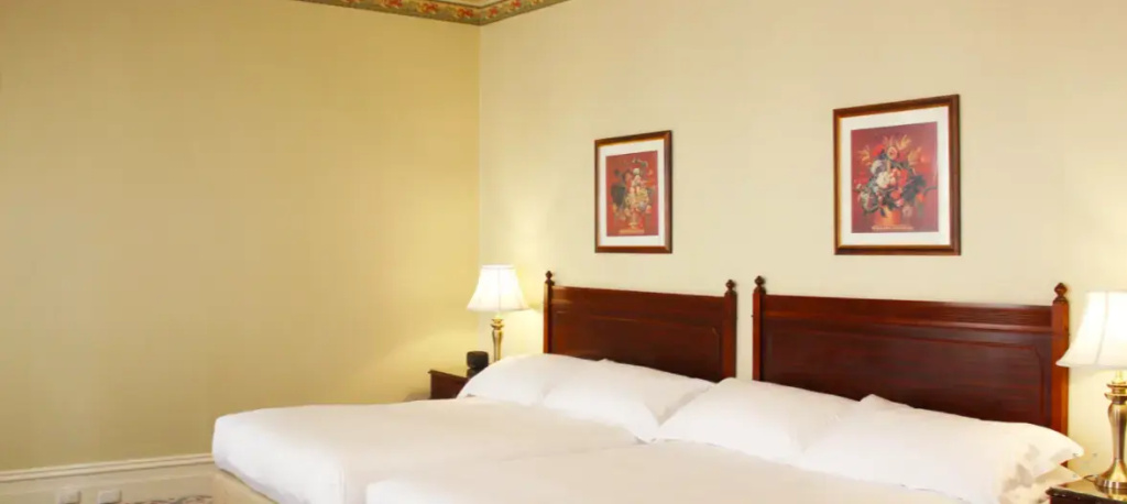 Premier Double room (full double bed)