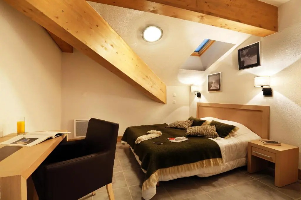 1 Bedroom Double Apartment (full double bed)