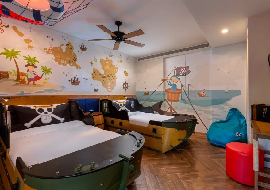 Семейный люкс с 2 комнатами в Anantara Mai Khao Phuket Villas