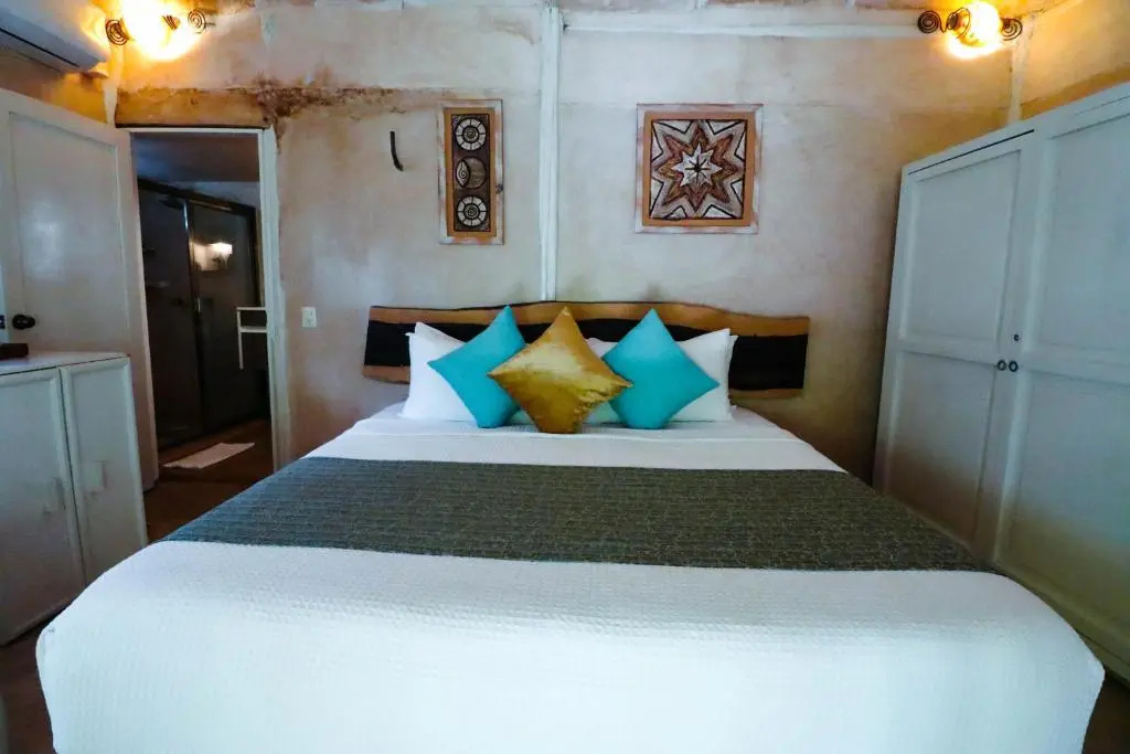 Triple Junior Suite with pool view