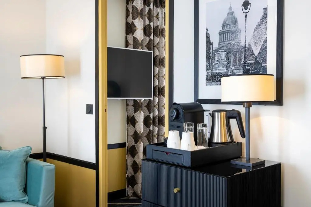 Hotel Aiglon 66