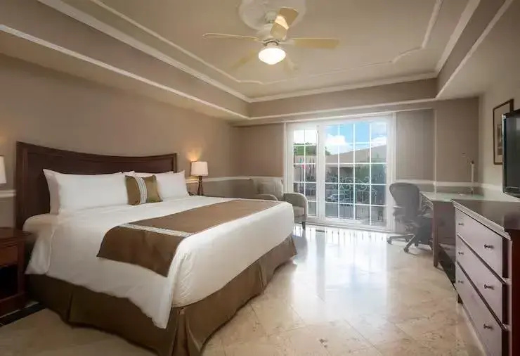 Colonial Design Double room full double bed